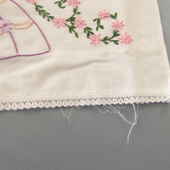 COPY - VTG 50's 60's Pair / Set Pillowcases Hand Embroidered Southern Belles - Picture 4 of 4